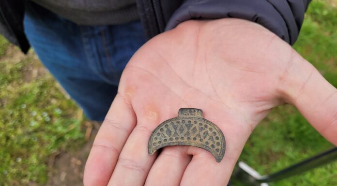 Lunula – słowiańska ozdoba znaleziona w świętokrzyskim (GALERIA) Słowiańska ozdoba - lunula