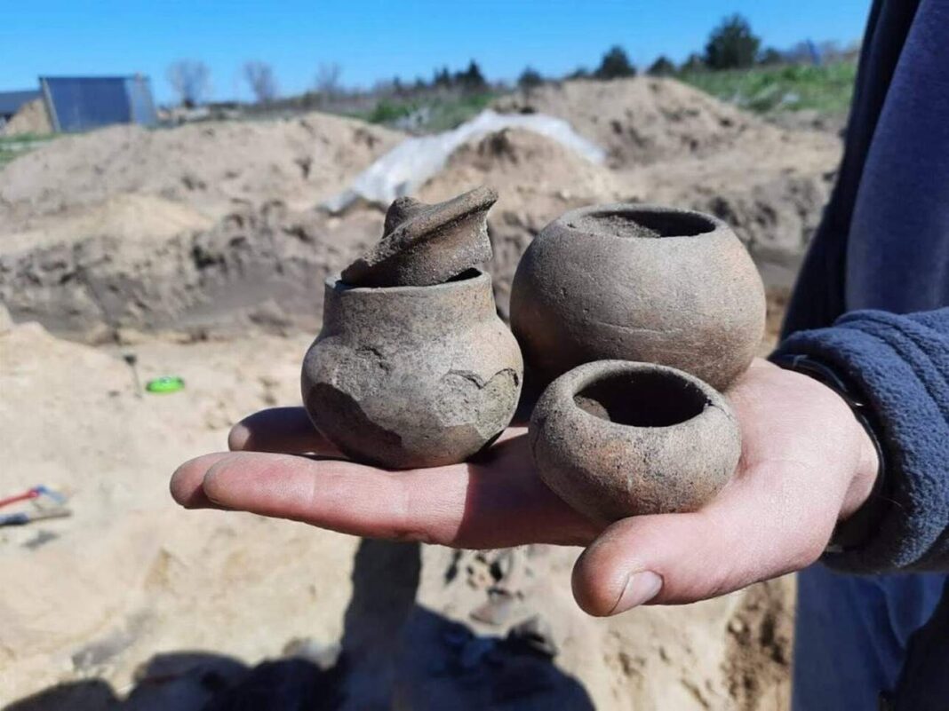 Naczynia ceramiczne pochodzące z badań archeologicznych