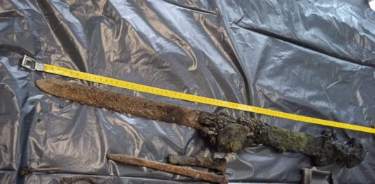 Wczesnośredniowieczny miecz odkryty w Białymstoku!