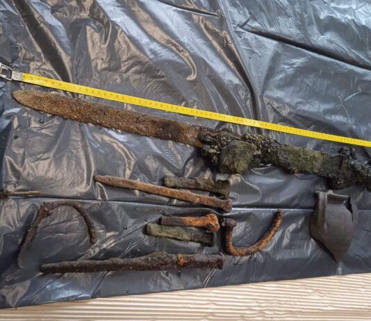 Wczesnośredniowieczny miecz odkryty w Białymstoku!