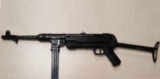 Kupił stary dom i znalazł w nim broń z IIWŚ – oddał policji… (GALERIA)