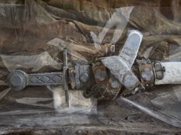 Średniowieczny miecz króla ukryty w klasztorze! Ma 700 lat… (GALERIA +FILM) Średniowieczny miecz króla Dionizego I odkryty w jego grobowcu