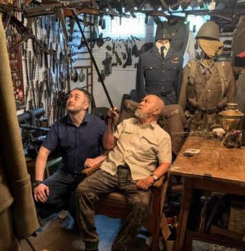 Muzeum jednego z najmłodszych Powstańców Warszawskich – wizyta i rozmowa (FILM +GALERIA) Powstaniec Warszawski Waldemar Jerzy Nowakowski, ps. "Gacek" i Bartłomiej Stój "Zwiadowca Historii"