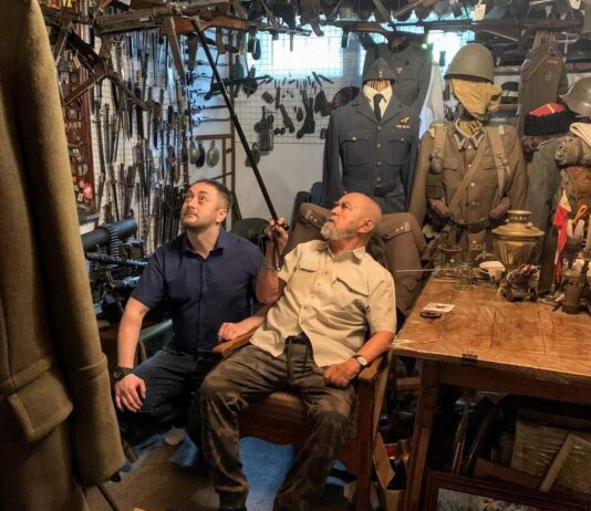 Muzeum jednego z najmłodszych Powstańców Warszawskich – wizyta i rozmowa (FILM +GALERIA) Powstaniec Warszawski Waldemar Jerzy Nowakowski, ps. "Gacek" i Bartłomiej Stój "Zwiadowca Historii"