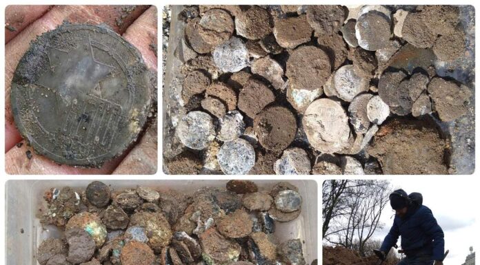 Skarb monet z Getta odkryty przez poszukiwaczy w Łodzi (GALERIA +FILM) Skarb monet z Getta odkryty przez poszukiwaczy w Łodzi