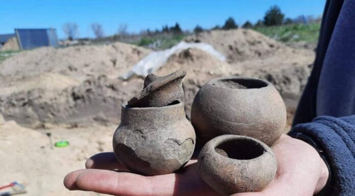 Umiejętność wytwarzania naczyń ceramicznych trafiła do Europy również przez Syberię… Naczynia ceramiczne - kultura łużycka