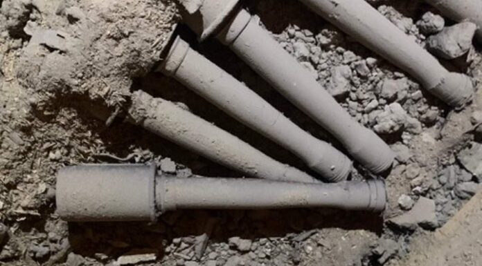 Granaty w suficie – niecodzienne odkrycie we własnym domu