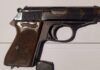 Niemiecki pistolet z gapą znaleziony pod podłogą (GALERIA) Niemiecki pistolet Walther PPK