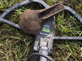 Siekiera sprzed 3 tys. lat odkryta na Mazurach (GALERIA) Siekierka z epoki brązu odkryta na Mazurach