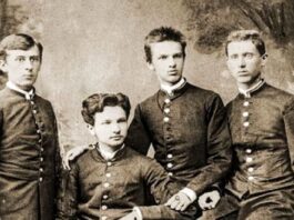 22 marca 1887 roku w Wilnie został aresztowany przyszły Marszałek Polski Bronisław i jego brat Józef Piłsudscy, zdjęcie wykonano w 1885 roku