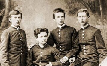 22 marca 1887 roku w Wilnie został aresztowany przyszły Marszałek Polski Bronisław i jego brat Józef Piłsudscy, zdjęcie wykonano w 1885 roku