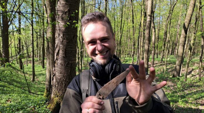 Liczący 3,5 tys. lat sztylet odkryto pod Krasnymstawem (GALERIA) Sztylet z epoki brązu odkryty przez Stowarzyszenie Historyczno-Poszukiwawcze ,,Wolica”