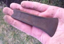 Siekierka sprzed 3500 lat odkryta na Lubelszczyźnie (GALERIA) Siekierka z epoki brązu odkryta w województwie Lubelskim