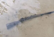 Mauser „unosił się na wodzie” – odkrycie z Jeziora Białego Karabin mauser odkryty w Jeziorze Białym