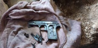 Broń ostatniego Żołnierza Wyklętego odnaleziona w skrytce (GALERIA) Pistolet Lalusia Marka Franczaka