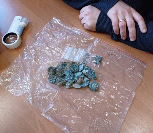 Skarb srebrnych średniowiecznych monet odkryty w Szprotawie