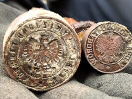 Bardzo cenne artefakty ukryte przez polskiego oficera w 1939 roku! Przedwojenne wojskowe pieczątki