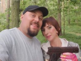 Kupił dla żony wykrywacz… pistolet VIS znaleziony w lesie przez początkujących pasjonatów (GALERIA) Sylwia i Patryk Paczkowski, którzy odkryli lesie VIS'a