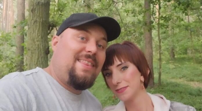 Kupił dla żony wykrywacz… pistolet VIS znaleziony w lesie przez początkujących pasjonatów (GALERIA) Sylwia i Patryk Paczkowski, którzy odkryli lesie VIS'a