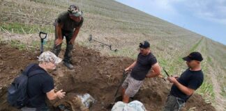 Niósł pomoc walczącej Warszawie… szczątki bombowca RAF-u odkryte w okolicach Opatowa (GALERIA) Szczątki bombowca Handley Page Halifax EB-147 fot. Stowarzyszenie Historyczno-Archeologicznego im. 2 Pułku Piechoty Legionów