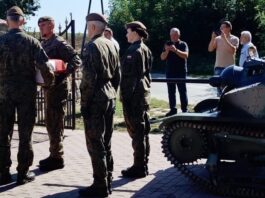 Pogrzeb Nieznanego Żołnierza Wojska Polskiego z 32 Dywizjonu Pancernego z Grodna (GALERIA) Uroczystości pogrzebowe Nieznanego Żołnierza