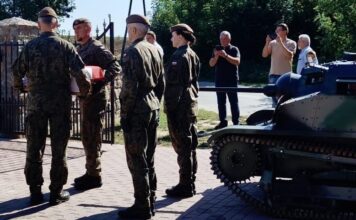 Pogrzeb Nieznanego Żołnierza Wojska Polskiego z 32 Dywizjonu Pancernego z Grodna (GALERIA) Uroczystości pogrzebowe Nieznanego Żołnierza