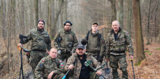 Parę pytań do…. czyli nowy cykl wywiadów z poszukiwaczami. Poznajemy Wasze odkrycia Zdjęcie grupowe Jastrzębskie Stowarzyszenie Eksploracyjne SZPON-fot. z oficjalnej strony na Facebooku