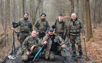 Parę pytań do…. czyli nowy cykl wywiadów z poszukiwaczami. Poznajemy Wasze odkrycia Zdjęcie grupowe Jastrzębskie Stowarzyszenie Eksploracyjne SZPON-fot. z oficjalnej strony na Facebooku