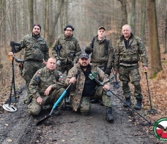 Parę pytań do…. czyli nowy cykl wywiadów z poszukiwaczami. Poznajemy Wasze odkrycia Zdjęcie grupowe Jastrzębskie Stowarzyszenie Eksploracyjne SZPON-fot. z oficjalnej strony na Facebooku