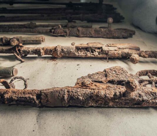 Niesamowite odkrycie depozytu z września 1939 r. w Twierdzy Modlin (GALERIA) Wydobyty depozyt broni fot. zbiory SHB Triglav