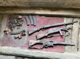 Remont podłogi ukazał niezwykłą historię ukrytą od wojny Wojenny depozyt ukryty pod podłogą