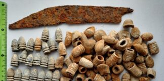 Odkryli miejsce bitwy powstańców z 1863 roku! Dziesiątki zabytków… (GALERIA) ołowiane pociski i kule oraz żelazny nóż