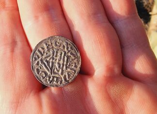 Niesamowite odkrycie rzadkiego srebrnego denara książęcego! (GALERIA)
