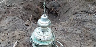 Trybularz – niecodzienne znalezisko z lasu pod Lubaczowem Trybularz, kadzielnica odkryta w lesie fot. Tomasz Kornaga