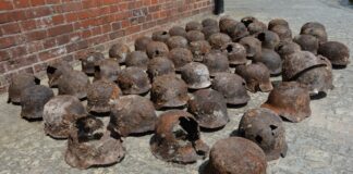 Wrocław. Ponad 50 hełmów wykopano podczas remontu (GALERIA) Hełmy odkryte przy ulicy Koszarowej we Wrocławiu Zdjęcia: M. Grześkowiak, P. Duma.
