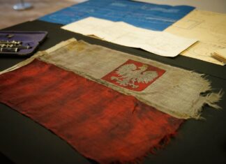 Odnaleziono sztandar Flotylli Pińskiej! (GALERIA) Bandera Flotylli Pińskiej