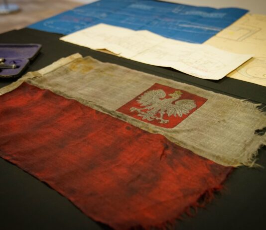 Odnaleziono sztandar Flotylli Pińskiej! (GALERIA) Bandera Flotylli Pińskiej