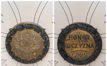 Tarcze z Grobu Nieznanego Żołnierza powróciły do Warszawy! Tarcze z Grobu Nieznanego Żołnierza w Warszawie fot. tarcze wzbogaciły zbiory Muzeum Historii Polski