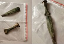 Sztylet z epoki brązu odkryty pod Namysłowem (GALERIA) sztylet znaleziony w dwóch częściach