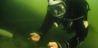 Książęca włócznia Piastów – Niezwykłe odkrycie archeologów podwodnych na Ostrowie Lednickim (GALERIA) Fot. M. Trzciński