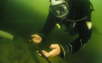 Książęca włócznia Piastów – Niezwykłe odkrycie archeologów podwodnych na Ostrowie Lednickim (GALERIA) Fot. M. Trzciński