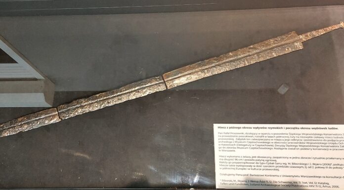 Miecz z późnego okresu wpływów rzymskich i początku okresu wędrówek ludów już w muzeum Miecz z późnego okresu wpływów rzymskich