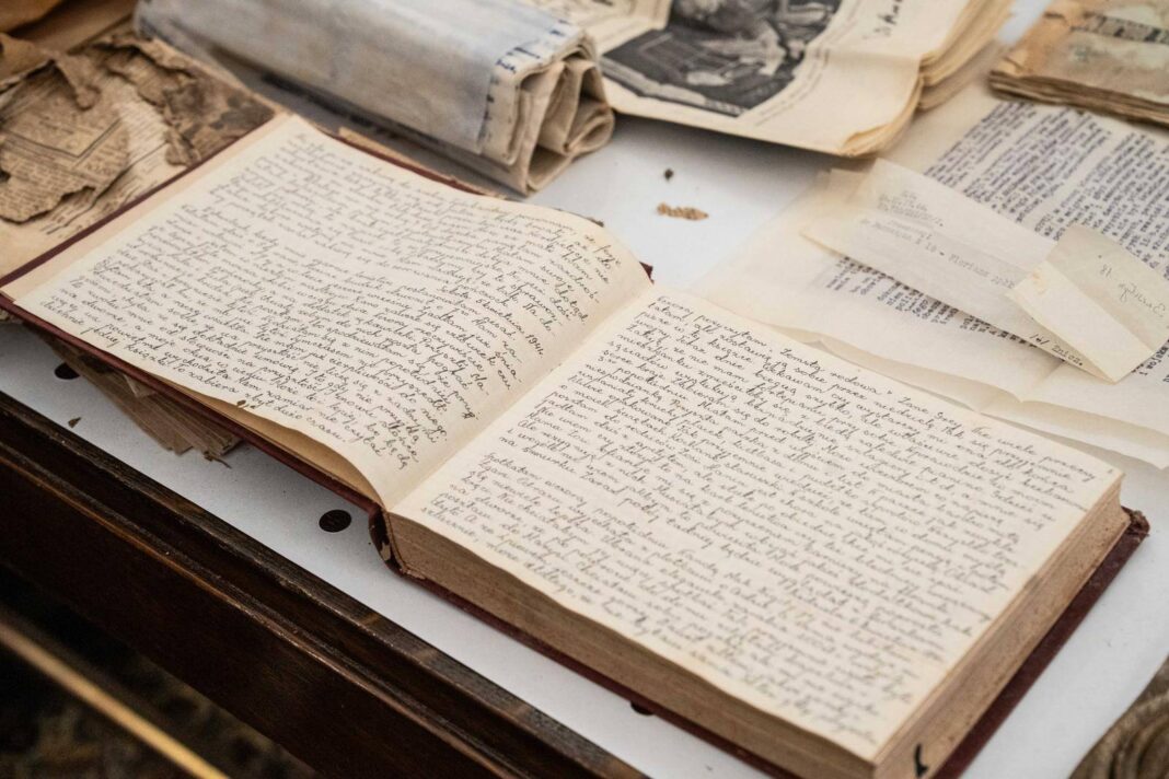 dziennik napisany przez młodą kobietę