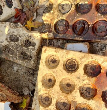 Niezwykłe artefakty po przedwojennej fabryce czekolady odkryte w Warszawie (GALERIA) foremki do czekoladek