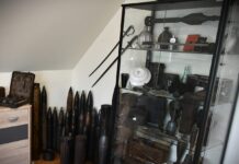 Kolekcja militariów zarekwirowana przez policję (GALERIA) Kolekcja militariów zarekwirowana przez policję fot. policja.gov.pl