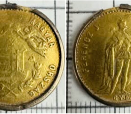 Złoty dukat z czasów Austro-Węgier odkryty pod Bochnią (GALERIA) Złoty dukat Franciszka Fózefa I