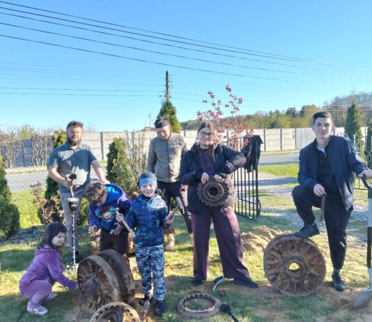 Sensacyjne odkrycie w Świerczowie! Legenda o czołgu w ogródku okazała się prawdą! (GALERIA) Czołg T34 odkryty w ogródku