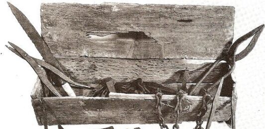 Skarb wikingów ze skrzyni Mästermira Skrzynia z Mästermyr