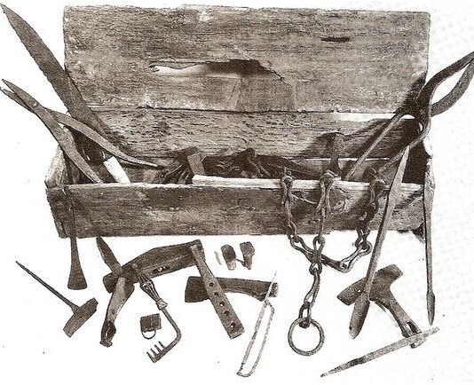 Skarb wikingów ze skrzyni Mästermira Skrzynia z Mästermyr