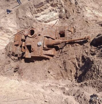 Działo szturmowe StuG III G odkryte przy lotnisku w Nordholz (GALERIA) Sturmgeschütz III (StuG III) – działo pancerne